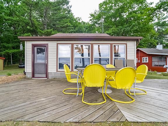 4th image of 15827 Pretty Lake Dr