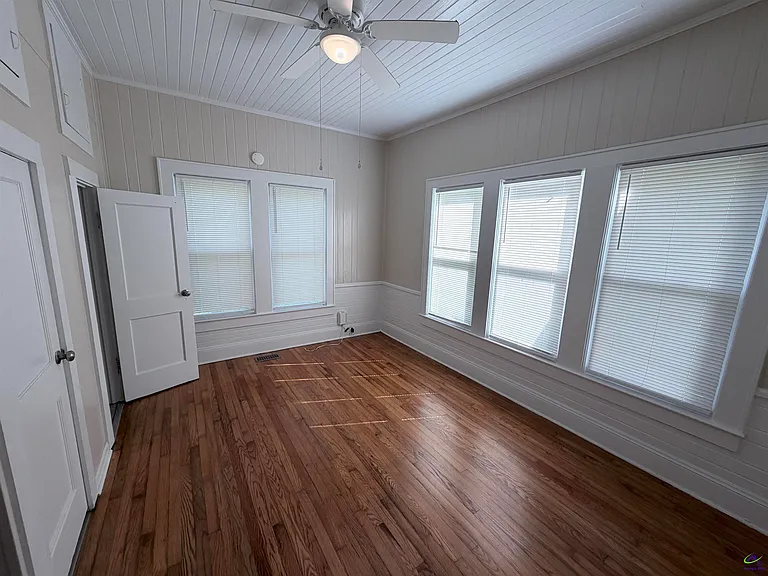 705 Evergreen St — Photo 10