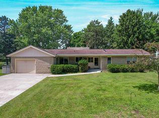 2545 Na Wa Ka Dr, Marinette, WI 54143