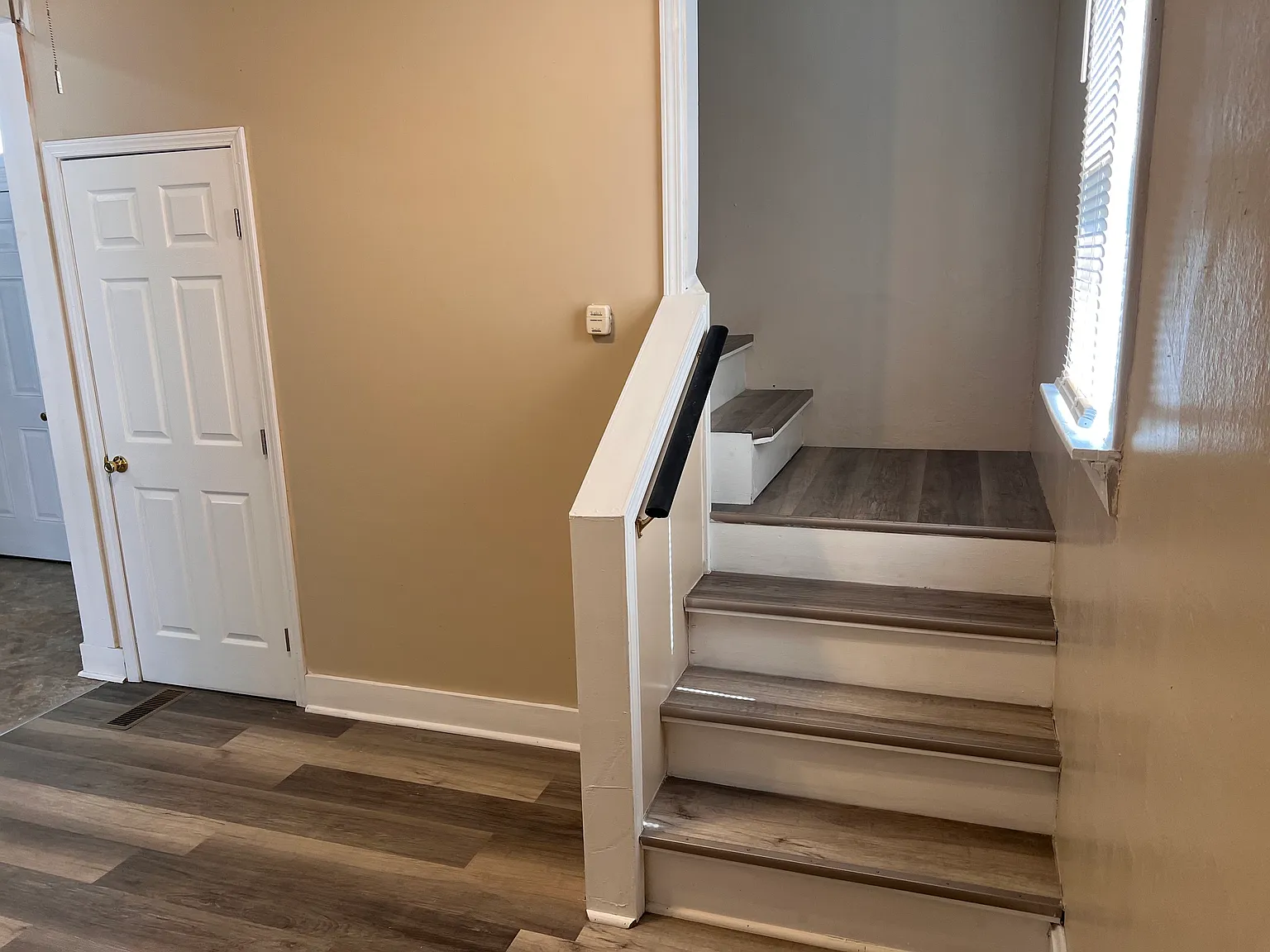 4 bed, 1982 sqft, $2,150 — Photo 4