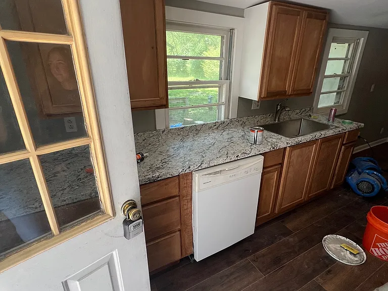 1341 Veterans Pkwy — Photo 4