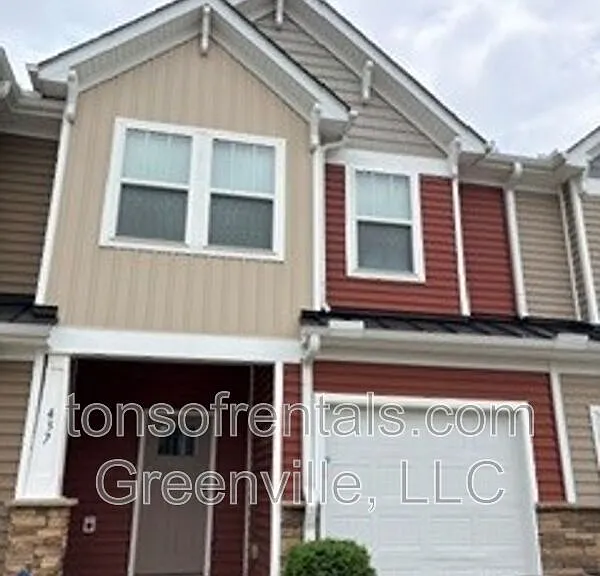 437 Pangel Ln — Photo 1