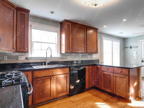 3rd image of 615 Albemarle St