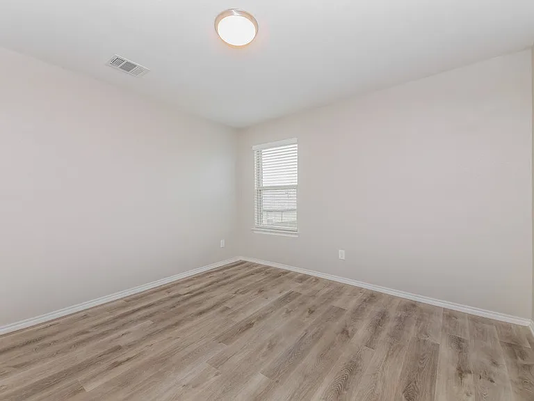 2609 Hutchins Dr — Photo 15