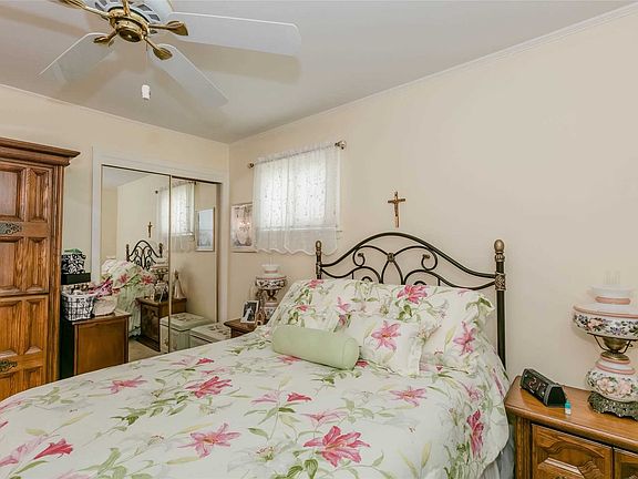5th image of 709 Hyman Ave