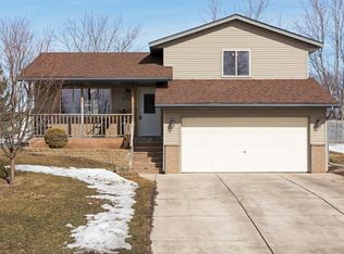 5121 Starling Dr, Monticello, MN 55362