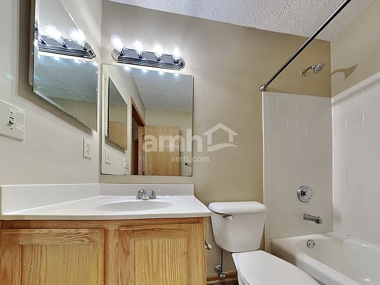 6870 Laburnum Dr — Photo 18