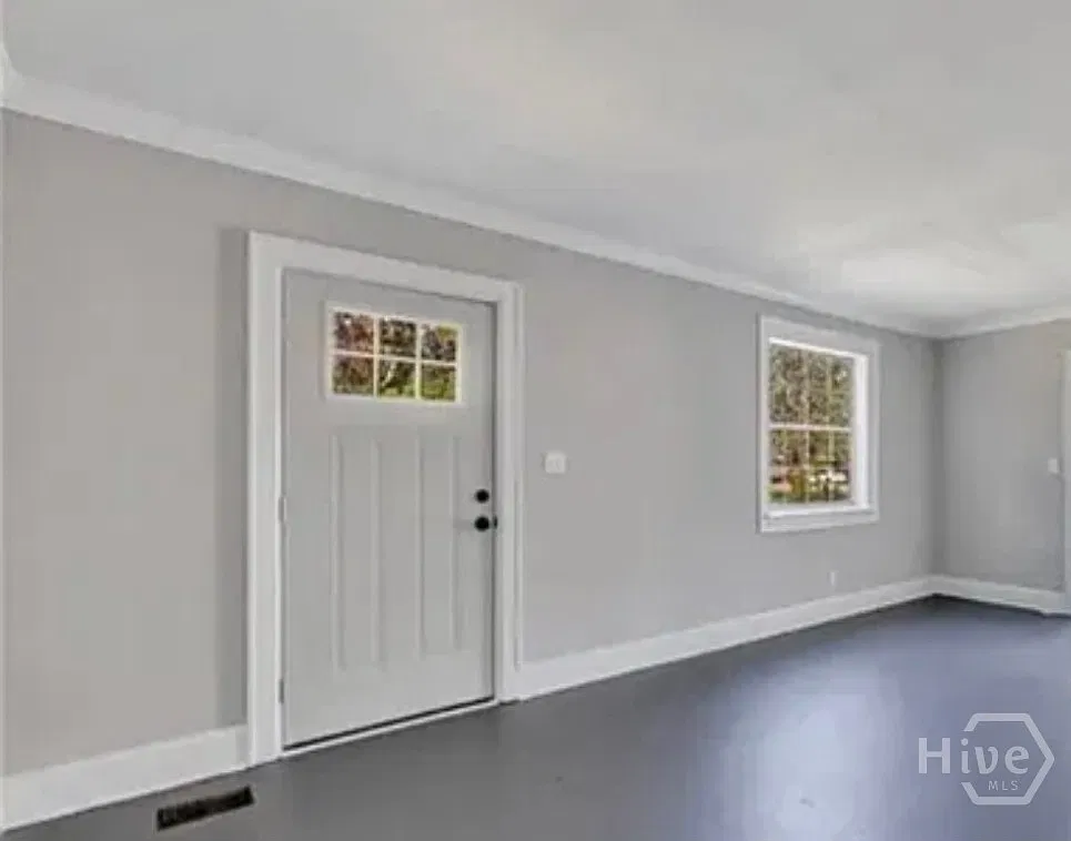 2 bed, 1.0 bath, 870 sqft, $1,385 — Photo 3