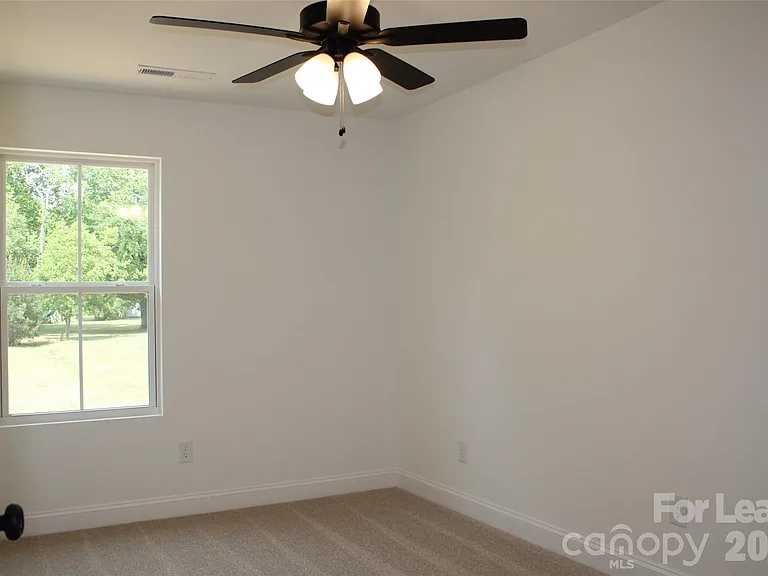 574 W Park Ave #A — Photo 18