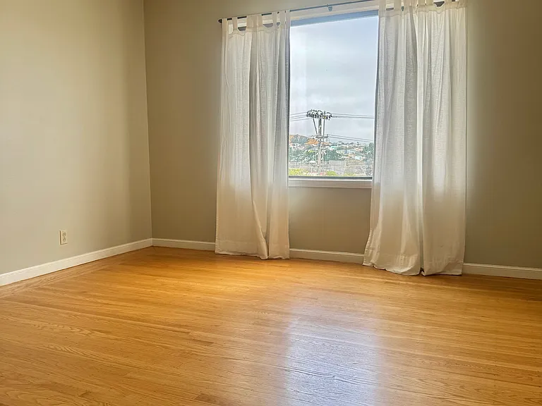 72 Robblee Ave — Photo 11