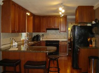 628 Hillcrest Rd, Midland, MI 48640