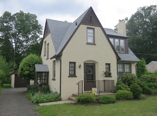 116 Mountain Pkwy, Green Brook, NJ 08812