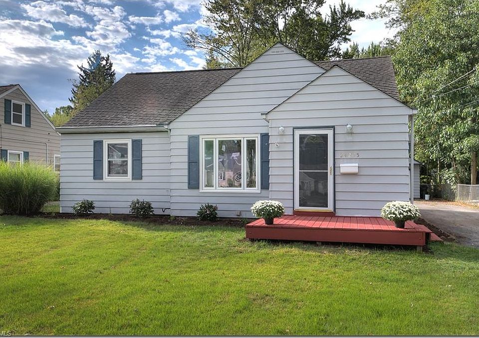 1st image of 24225 Hedgewood Ave