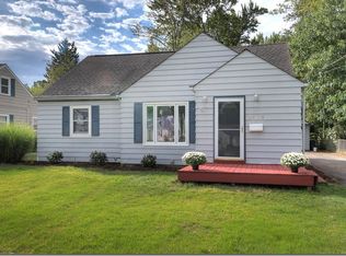 24225 Hedgewood Ave, Westlake, OH