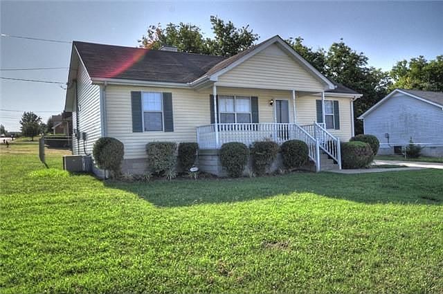 1st image of 3346 Moorewood Dr