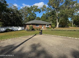 196 Willow Dr, Jackson, NJ 08527