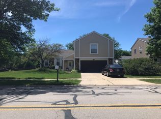 2325 Modaff Rd, Naperville, IL 60565