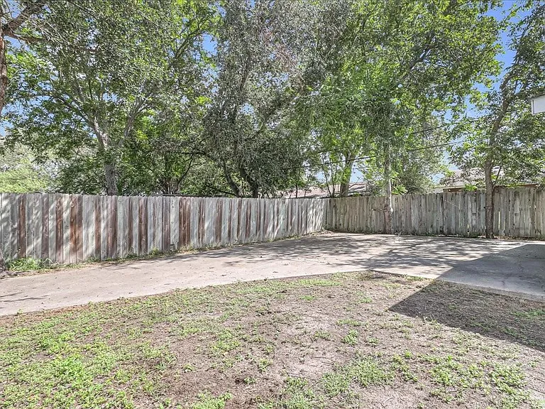 2111 E Lott Ave — Photo 46