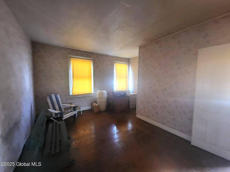 4th image of 34 Francis Street