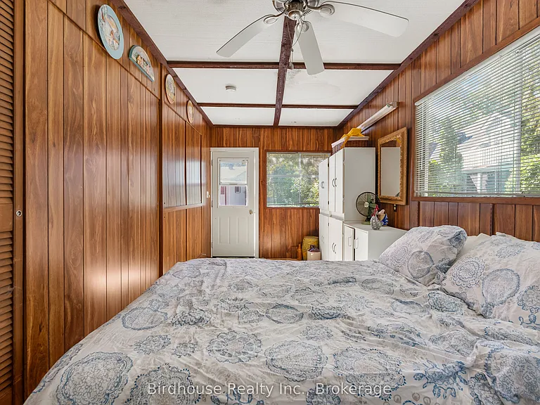 99 Riverside Dr — Photo 38