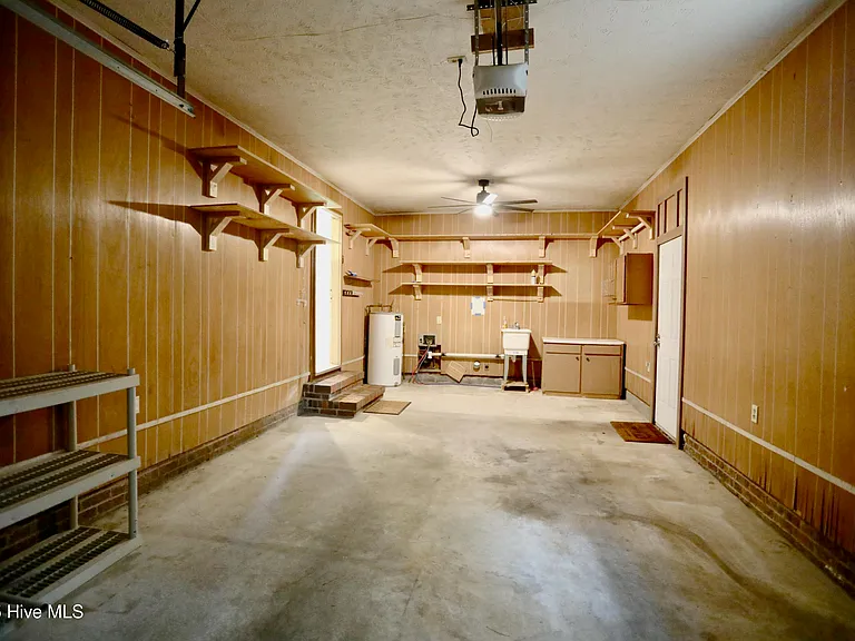 202 Haldane Dr — Photo 34