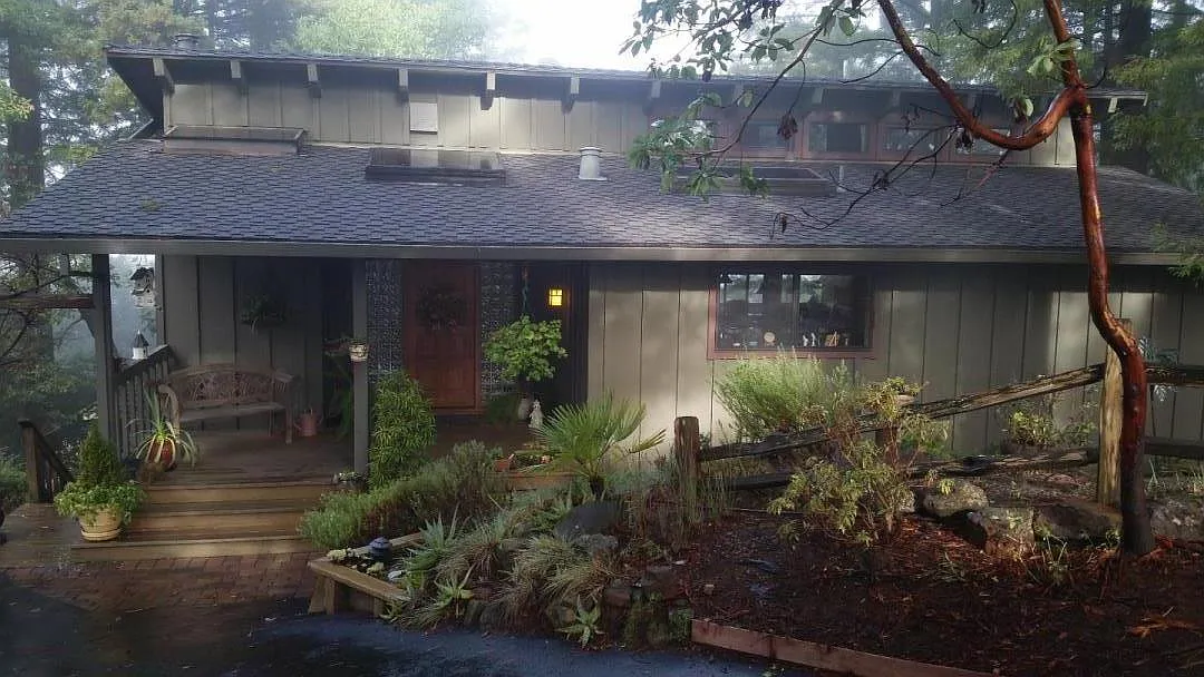 23750 Hutchinson Rd photo 1