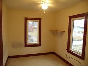 5th image of 1107 E Cox Ave
