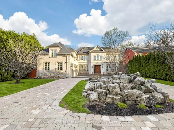 17 Truman Rd, Toronto, ON M2L 2L4