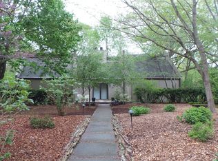 1195 Sandra Ln, Monticello, IL 61856