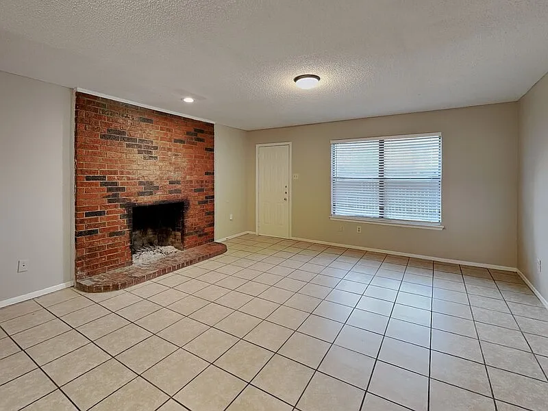 Building Photo - 934 Southmoor Ave