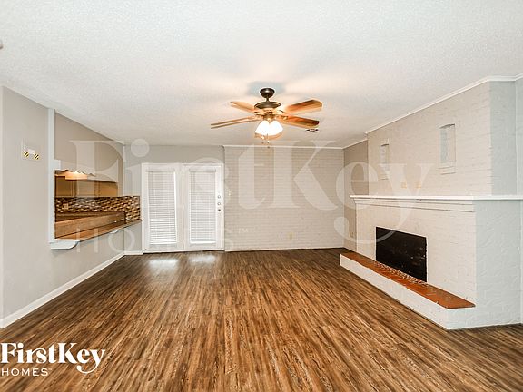 3rd image of 1020 Mary Dr