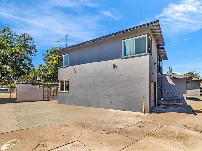 1119 N Mayfield Ave — Photo 18