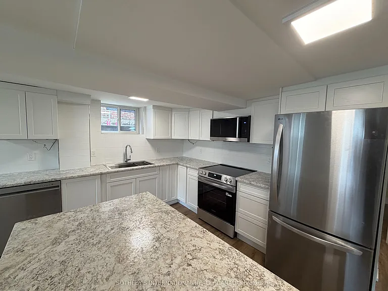 458A Oriole Pkwy #LOWER — Photo 9