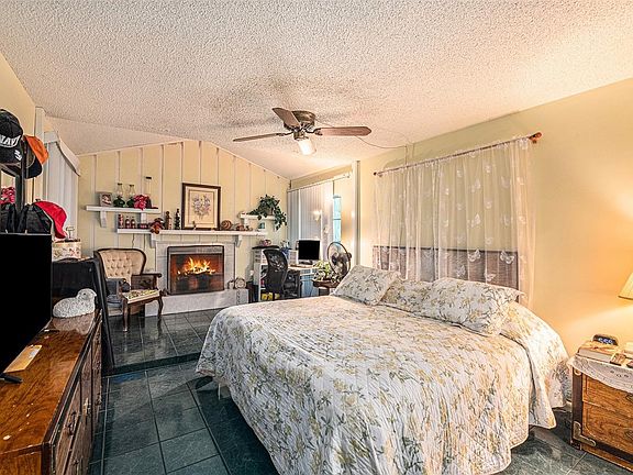 3rd image of 7519 Brookhaven Ct