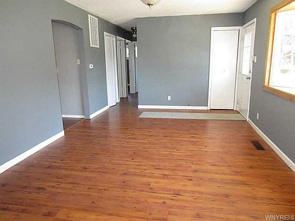 3rd image of 1750 Leah Dr