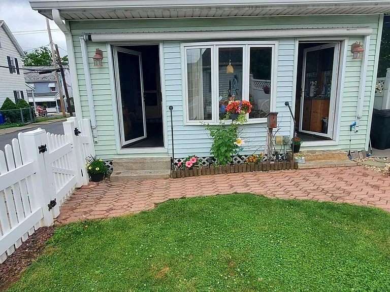100 Garibaldi Ave #1 — Photo 1