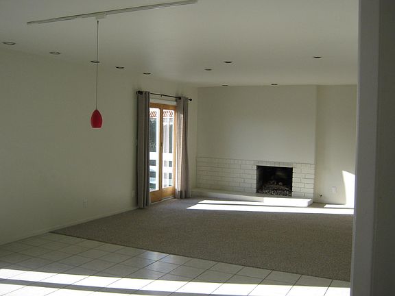 4th image of 2729 Bayshore Ave