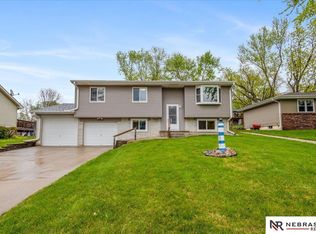 2225 N 143rd Cir, Omaha, NE 68164