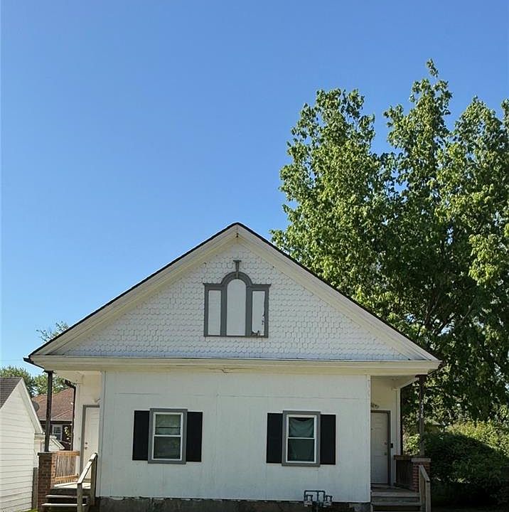 1st image of 2318 Sylvanie St