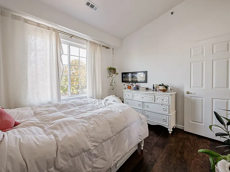 14520 Vauxhall Dr — Photo 12