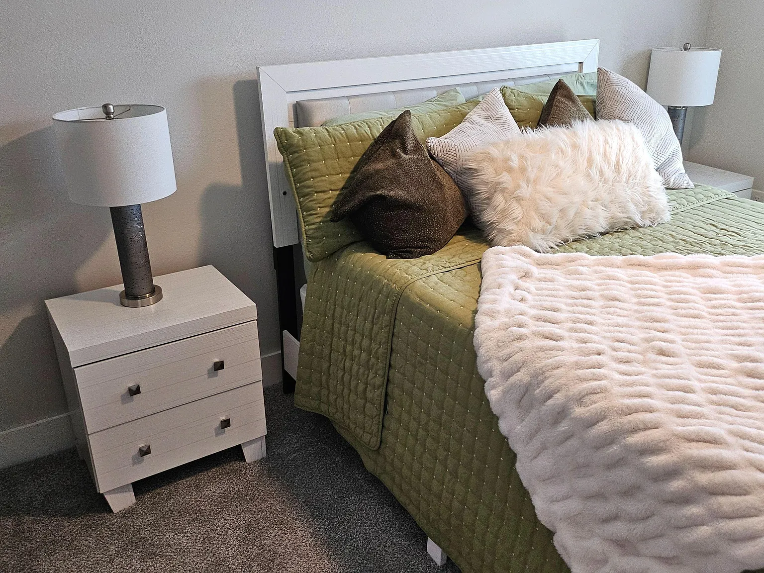 2 bed, 1.5 bath, 2000 sqft, $910 — Photo 3