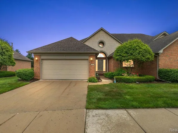 33847 Au Sable Dr, Chesterfield, MI 48047