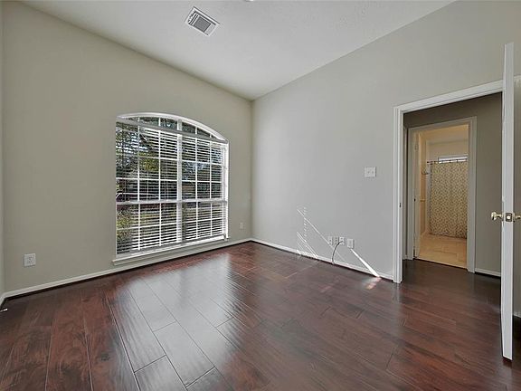 5th image of 4202 Surfside Cir