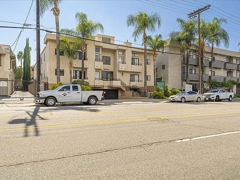18620 Burbank Blvd #104 — Photo 12