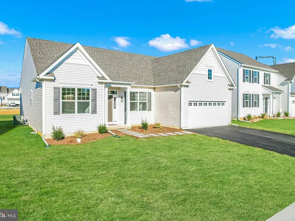 115 Petrelia Dr, Honey Brook, PA 19344