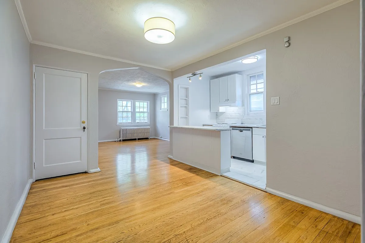 20 Acacia Rd - Upper — Photo 1
