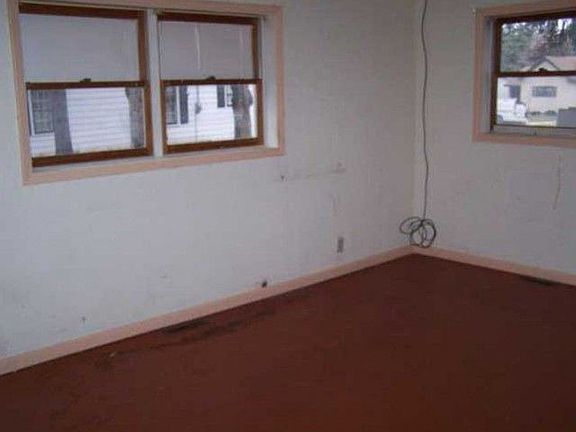 2nd image of 704 N 4th Ave