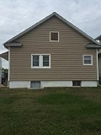 1st image of 622 New Hampshire St
