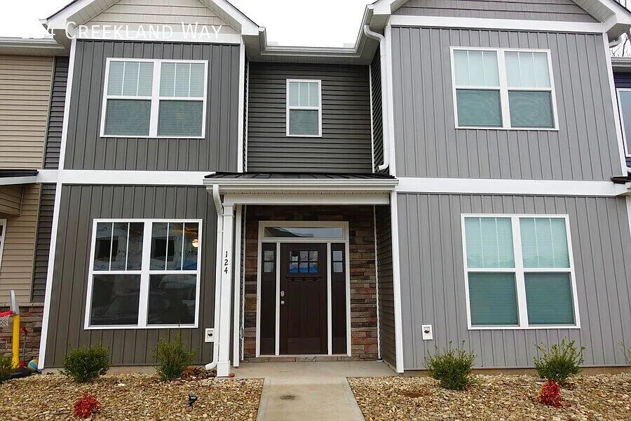 3 bed, 2.5 bath, 1579 sqft, $1,690 — Photo 3