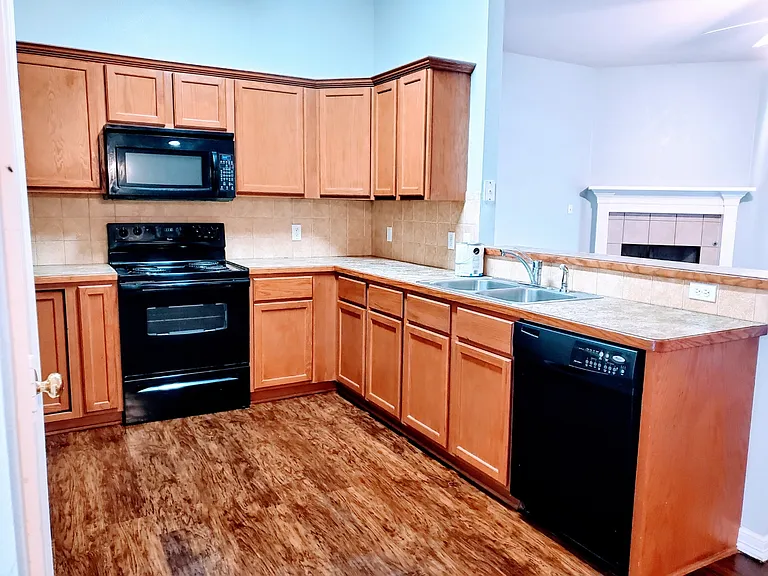 5866 Palo Pinto Dr — Photo 6